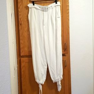 Women's white linen pant with bows